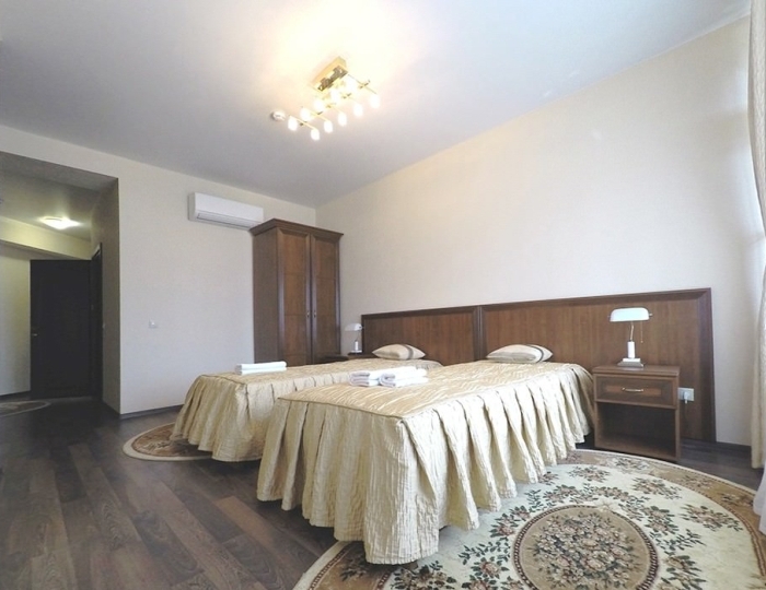 4  мест. 3-комн. апартамент - Отель «Дом Москвы» Сухум